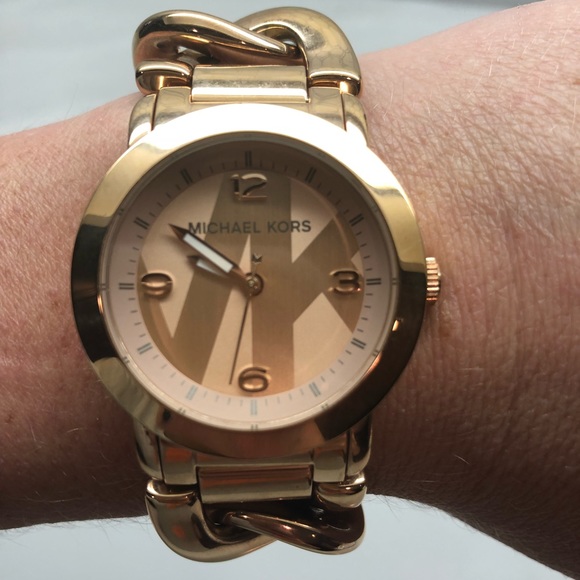 Michael Kors Rose Gold Watch - Picture 2 of 6